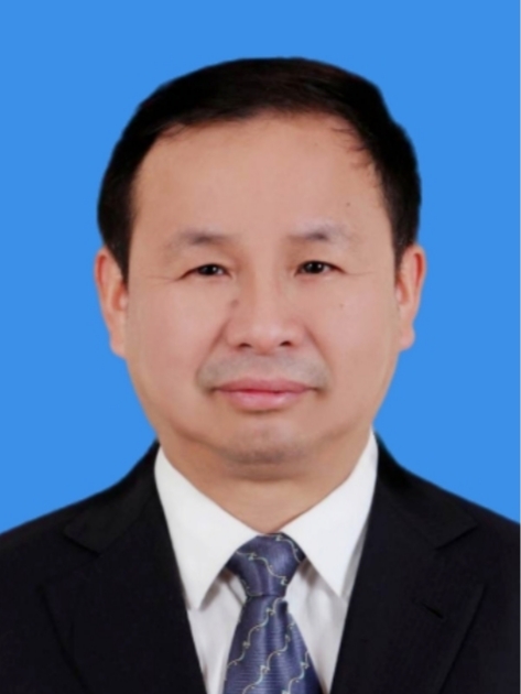 侯